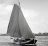 De 'Brûzer' in bezit van I.A. Hioolen uit Wageningen. Foto van voor 1960. De 'Brûzer' voer toen nog met bruine zeilen (coll dochter Miek Reitsma)